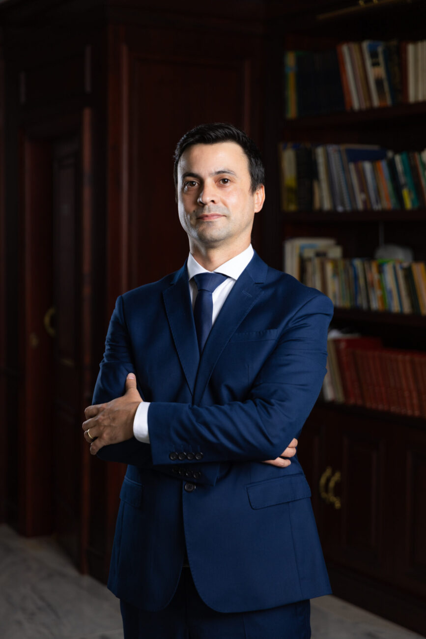 Retratos Alexandre Chiquini Advogados Juan Azevedo fotografia 3 scaled e1772199969615